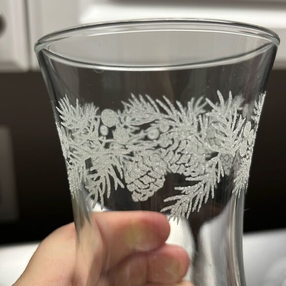 Metal Vintage Candlestick Holder Glass Etched Votive with Christmas Floral Ring - Picture 12 of 14